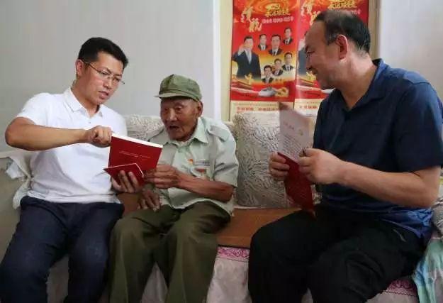 华为手机相机照完的照片上的水印怎么去掉？游戏画面